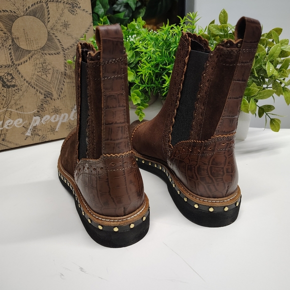 Free People Atlas Chelsea Boot - Picture 4 of 7